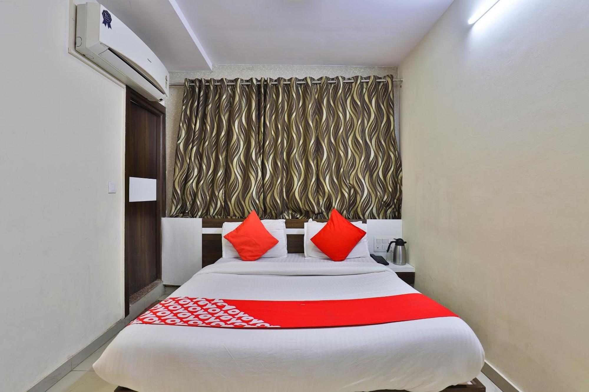 Hotel O Sri Balaji Residency Ахмедабад Экстерьер фото